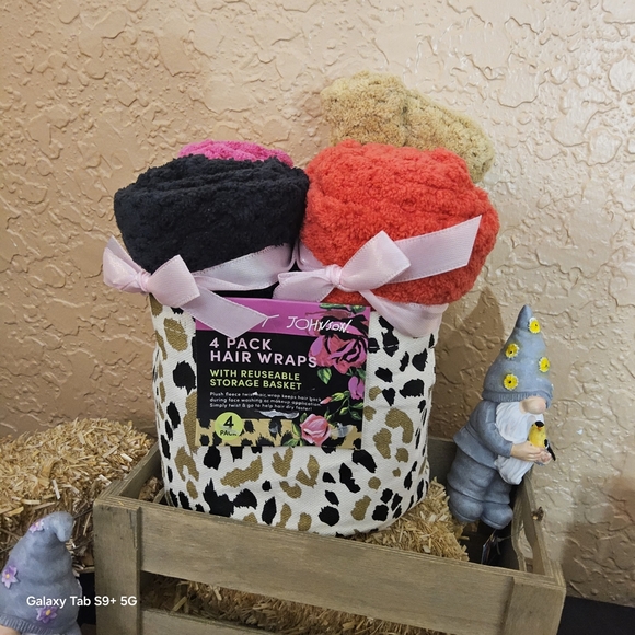 Betsey Johnson Hair Wrap Set in Black, Red, Orange, and Tan - Picture 1 of 4